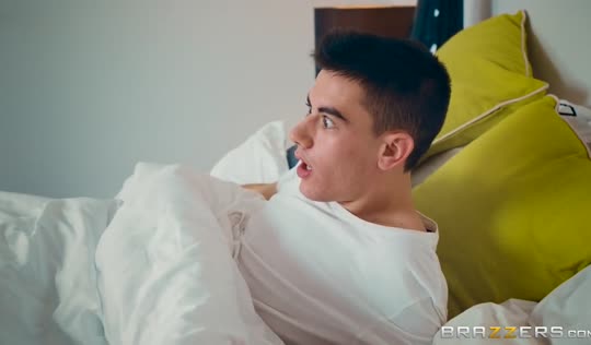 Кузина с двоюродным братом и мачеха в групповой оргии